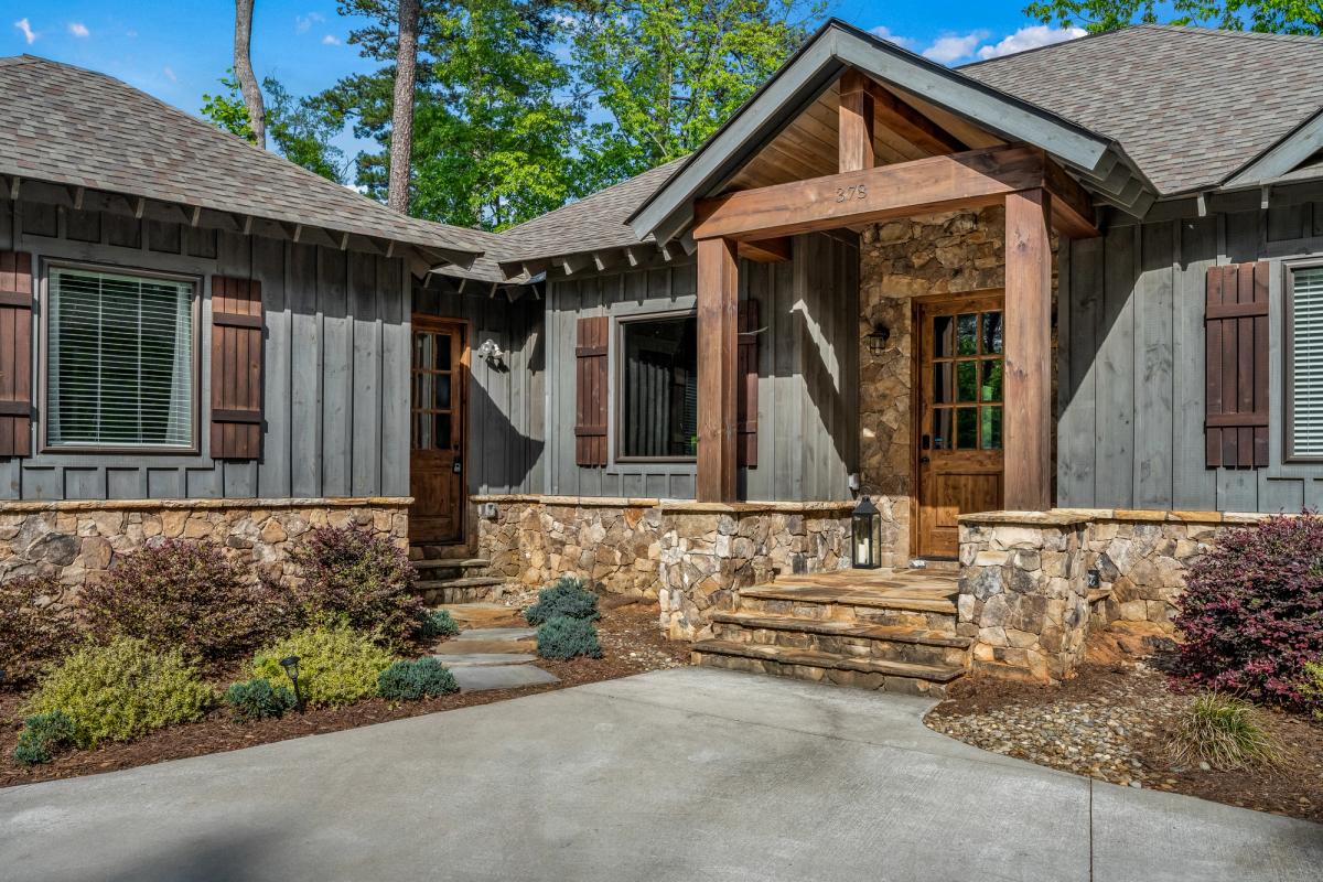 Exterior of Hideaway Cove on Lake Keowee.
