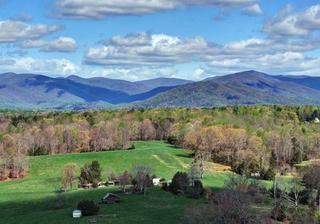 Traveling Alone? These 6 Introvert Travel Destinations Are Perfect! 