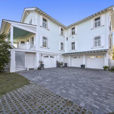 Exterior of a Tybee Island vacation rental.