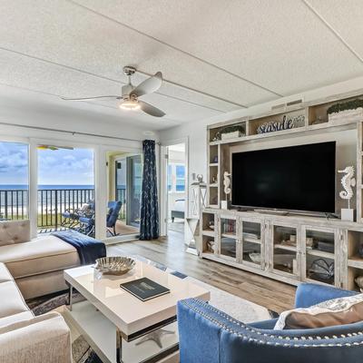 Living room in Amelia South C3.