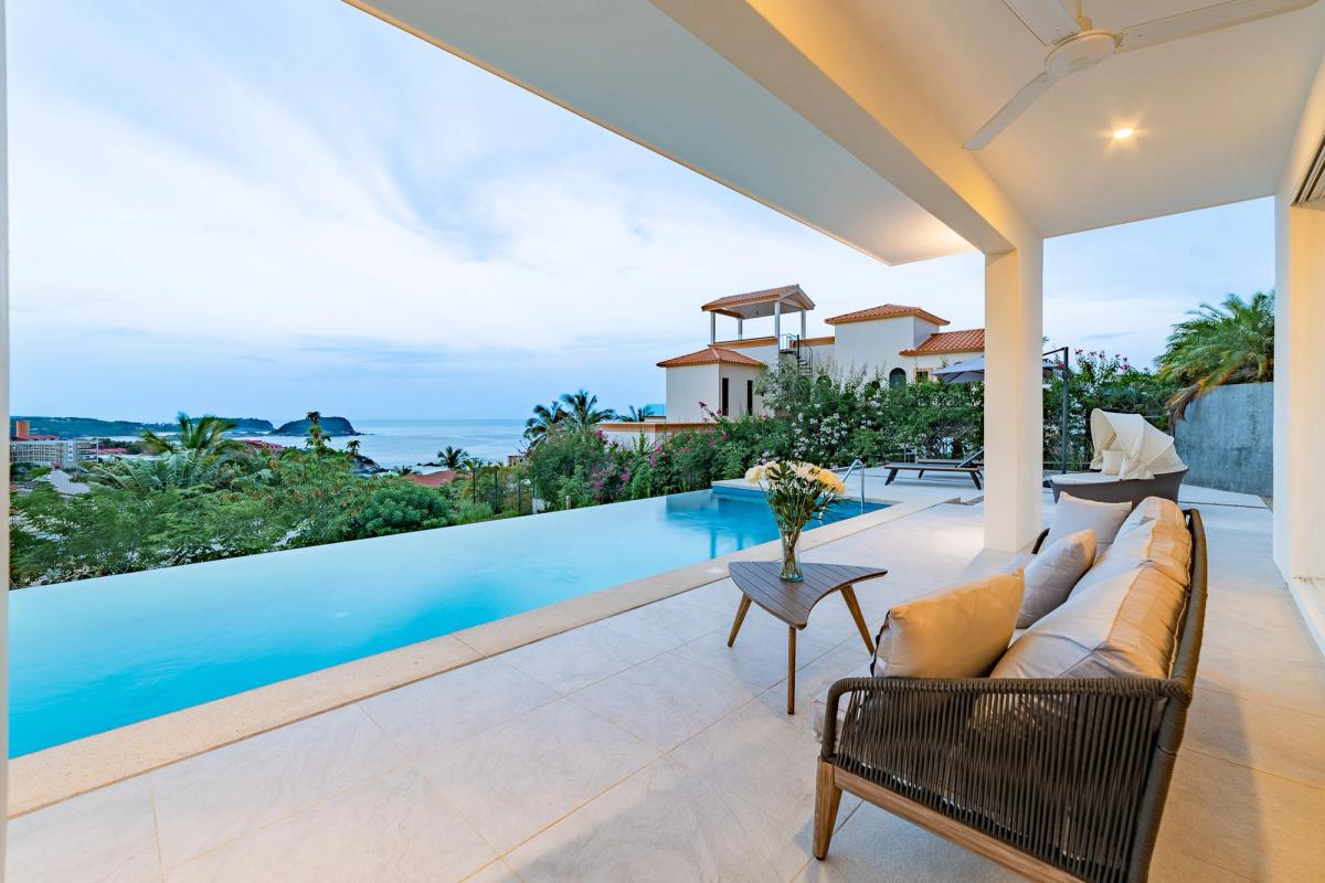 Private pool at Villa Manguito.