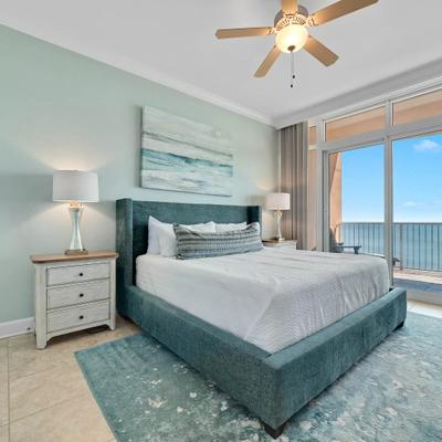 Primary bedroom in an Orange Beach vacation rental.