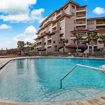 Community pool available for guests of 241 Sandcastles in the Amelia Island Plantation.
