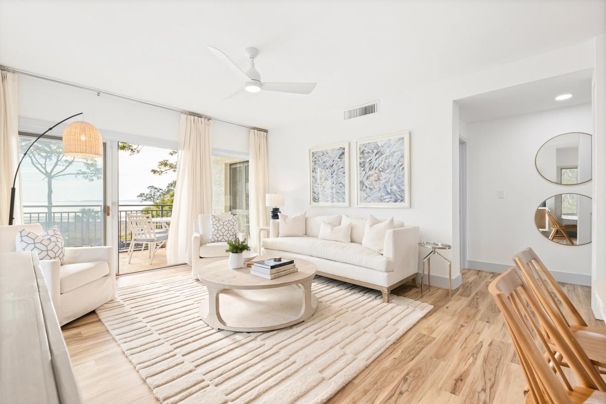 Open living space in 1873 Beachside Tennis.