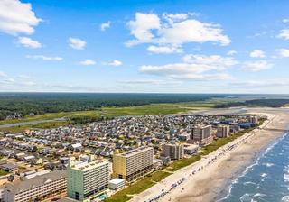 From Bites to Sights: 10 Top Dining and Things to Do in North Myrtle Beach, SC