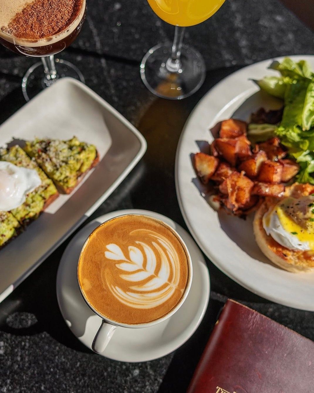 Guests enjoy brunch and craft drinks at The Henry, a stylish restaurant known for its relaxed yet upscale vibe. It’s a favorite Scottsdale spot for breakfast meetings, weekend brunch, and casual dining.