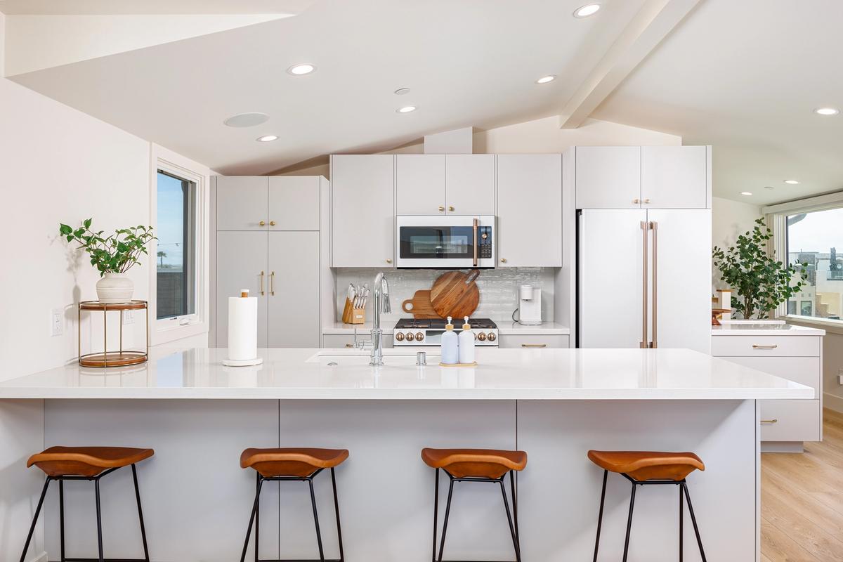 Bright kitchen in a Newport Beach vacation rental.