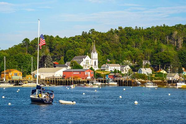 The 8 Most Charming Small Towns in America for a Cozy Getaway