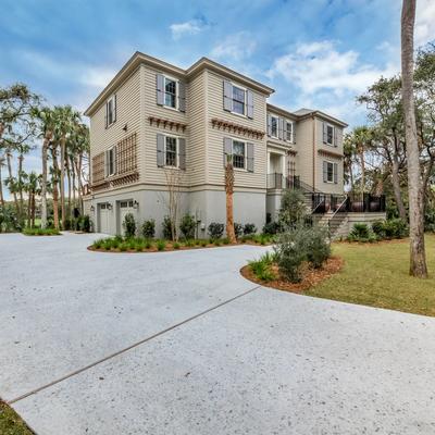 Exterior view of this Kiawah Island vacation rental.