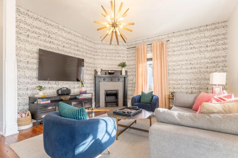 Notes of Southern Charm - Image 1