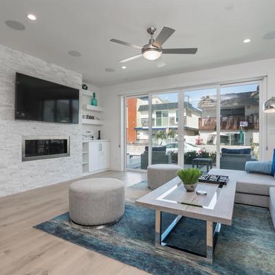 Living room in a Newport Beach vacation rental.