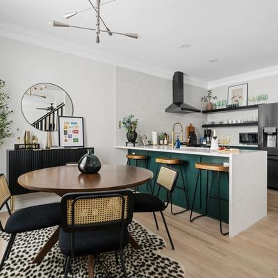 Kitchen and breakfast nook in The Place to Be.