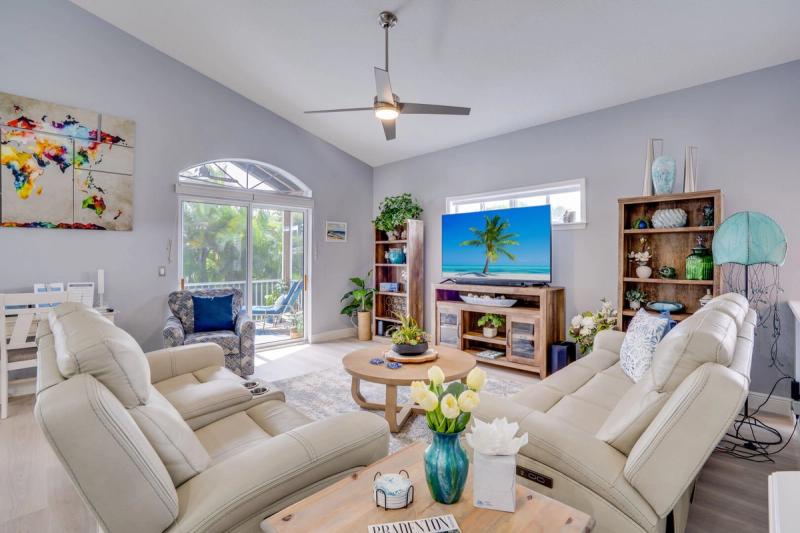 Griffins' Island Getaway - Image 5