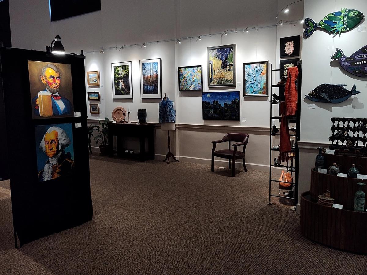 Inside the Blue Ridge Mountains Arts Association Art Center, visitors can explore rotating local art exhibits and handcrafted pieces. The gallery highlights paintings, sculptures, and unique artwork from regional artists in a calm, welcoming space.