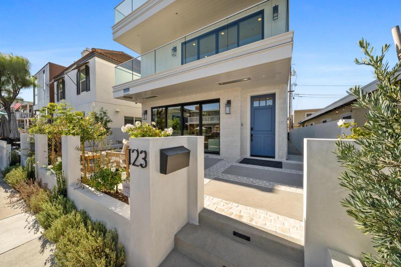 123 44th St - Image 1