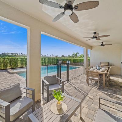 Private pool and outdoor living space in an Orlando vacation rental.