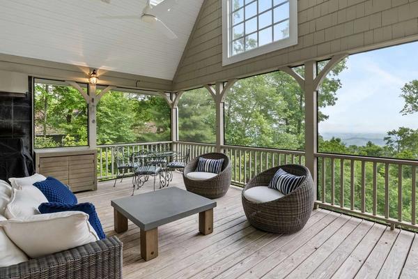 Seven Oaks Cottage in Highlands