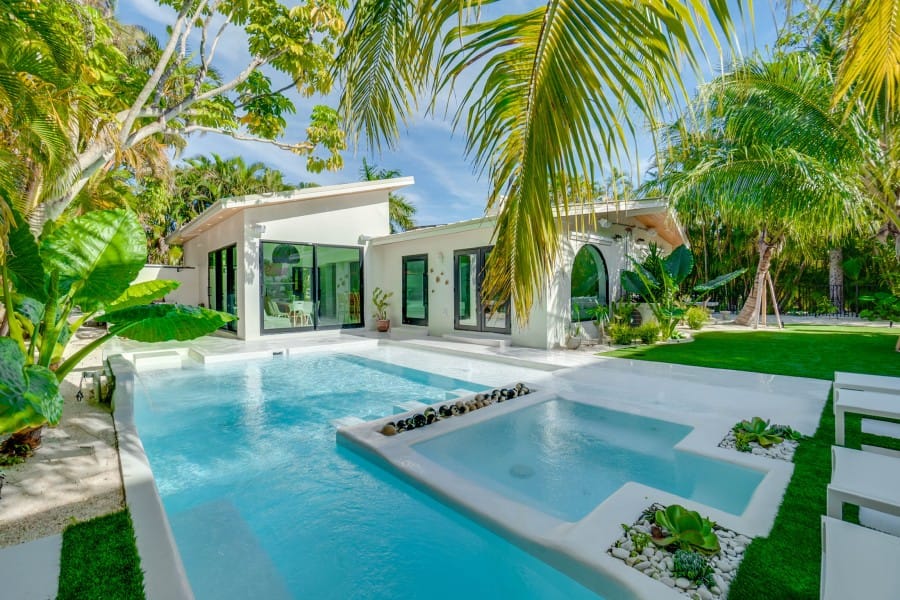 4 Great Luxury Rentals to Work From When Away From Home