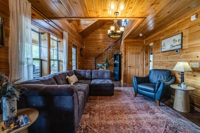 Chateau Cabin - Image 3