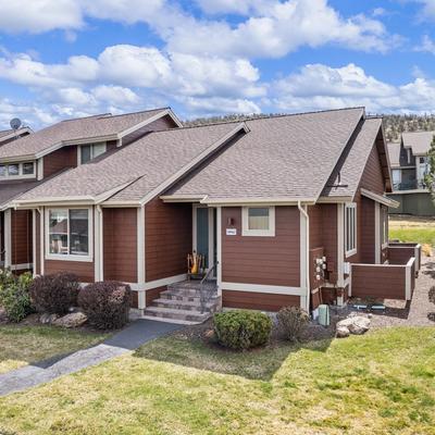 Exterior view of a Bend, OR vacation home.