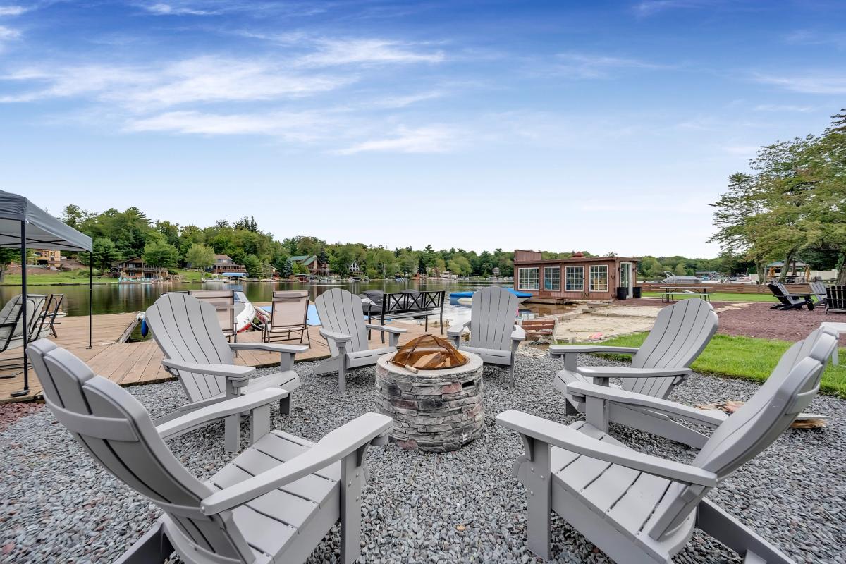 Outdoor living space at a Pocono Mountain vacation rental.