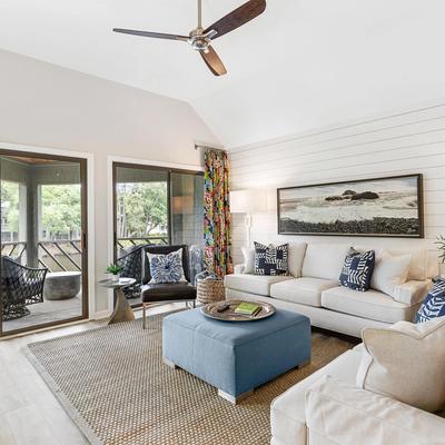 Living room in a Kiawah Island vacation rental.