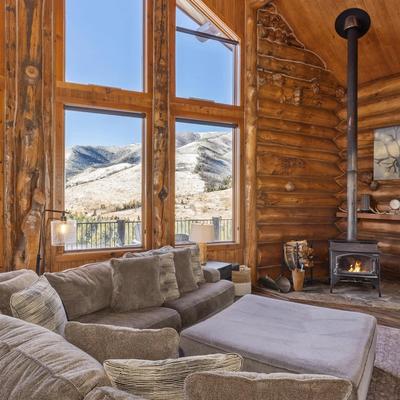 Living room with mountain views in Last Best Place.