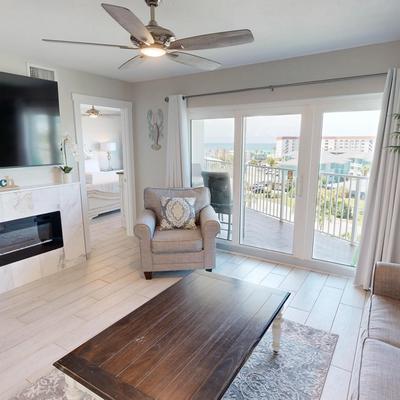 Living space with fulf views at Seacrest 614.