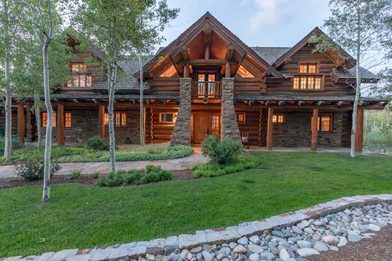 Benchmark - Lucky Sevens Lodge - Image 1