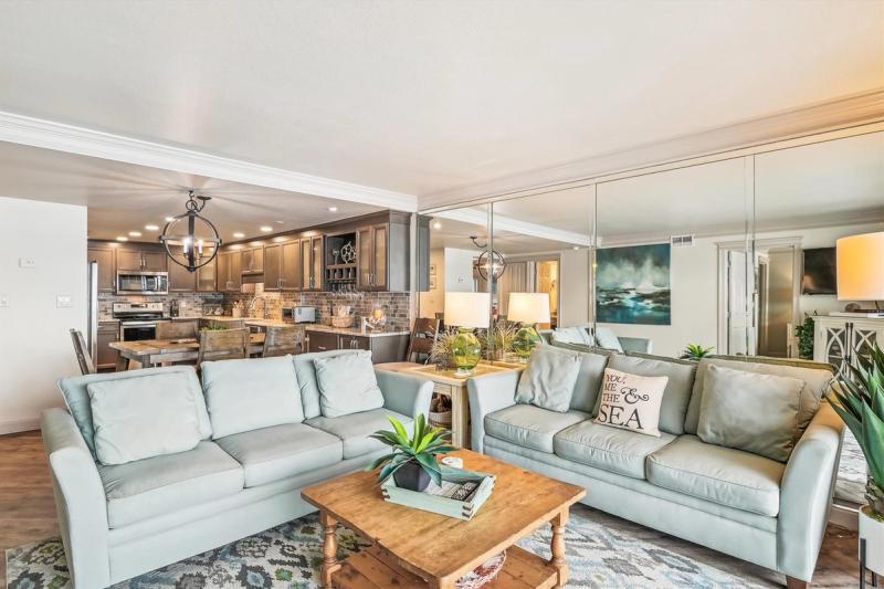 Beach House 203d - Image 4