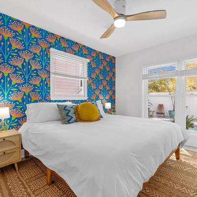 Bright and airy bedroom in It’s Always Sunny.