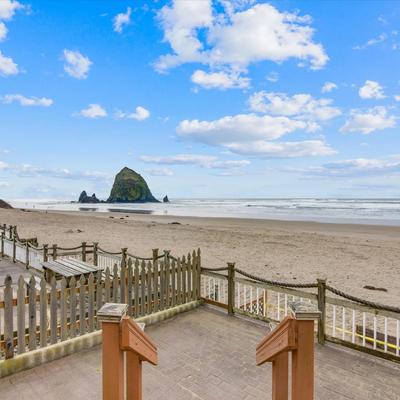 Hayven - Cannon Beach Deck View