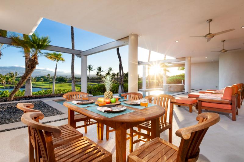Indoor outdoor living space at Paradise in Hawaii vacation rental
