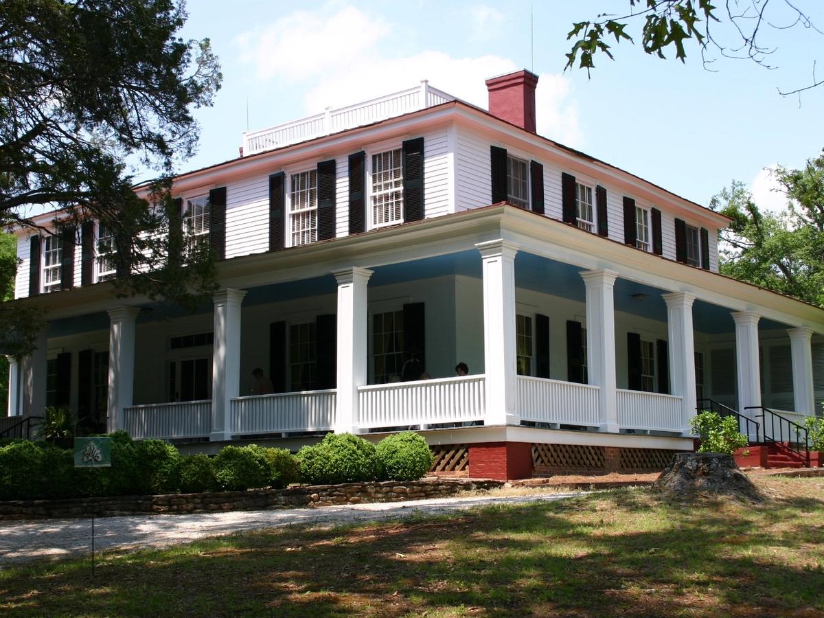 External View of Historic Ashtabula House in Pendleton, SC