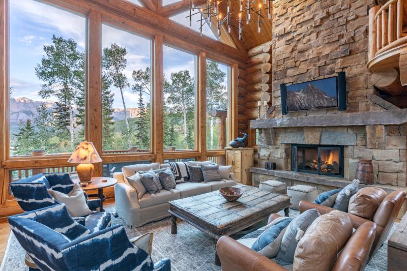 Benchmark - Lucky Sevens Lodge - Image 2