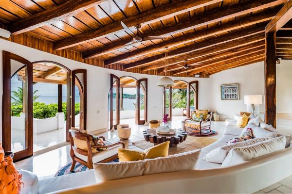 10 Luxury Villas in Tamarindo for a Tropical Escape 