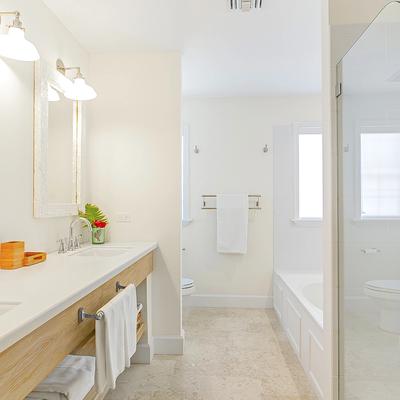 Bright and airy bathroom in Marina House.