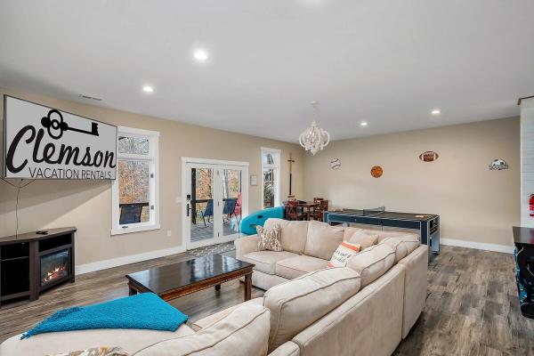 Lake Break On Lake Keowee in Clemson Lake Keowee And Lake Hartwell