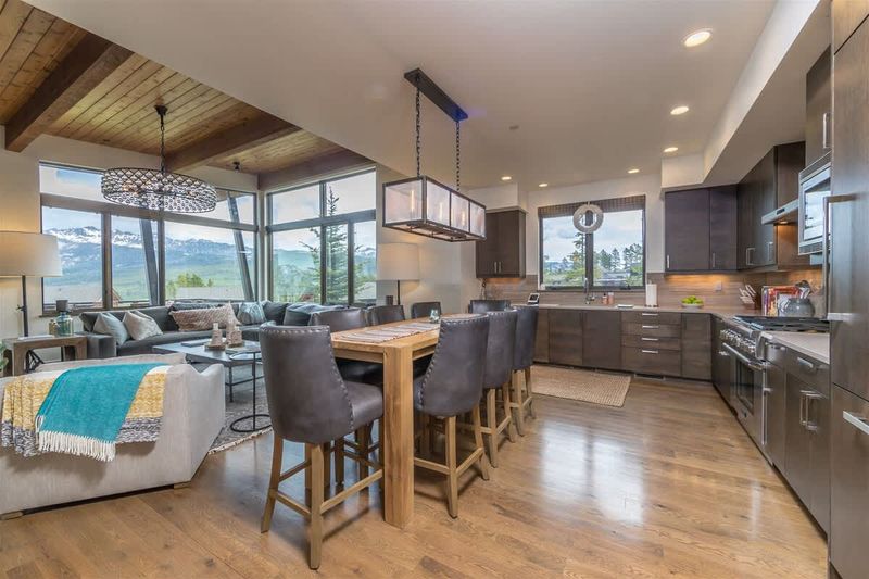 8 Silver Peaks - Image 2