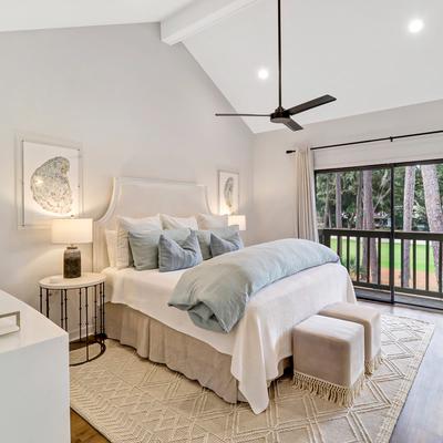 Primary bedroom in a Hilton Head Island vacation rental.