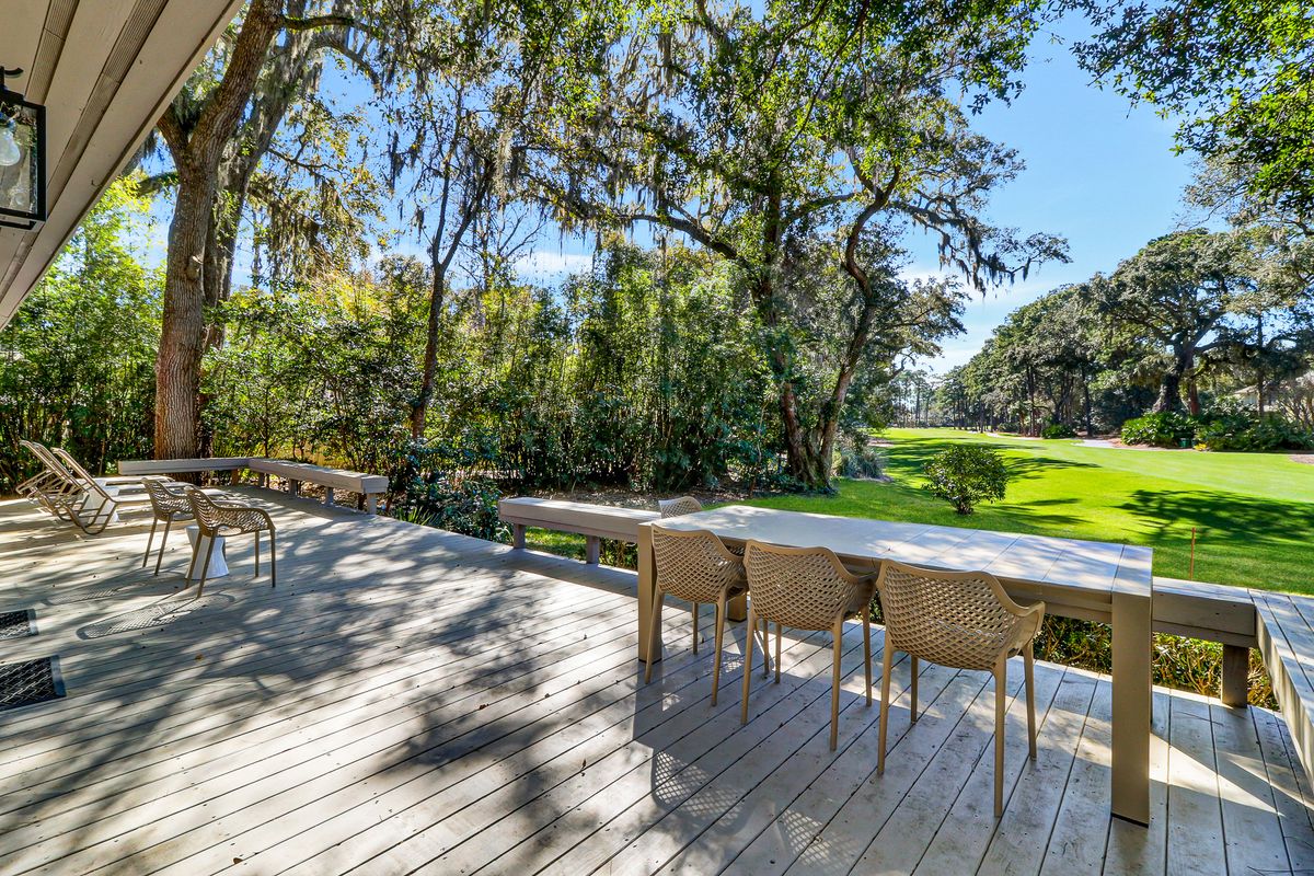 Outdoor living space at a Hilton Head Island vacation rental