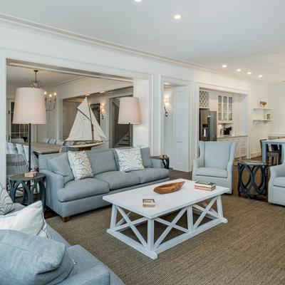 Living room in a Kiawah Island vacation rental.