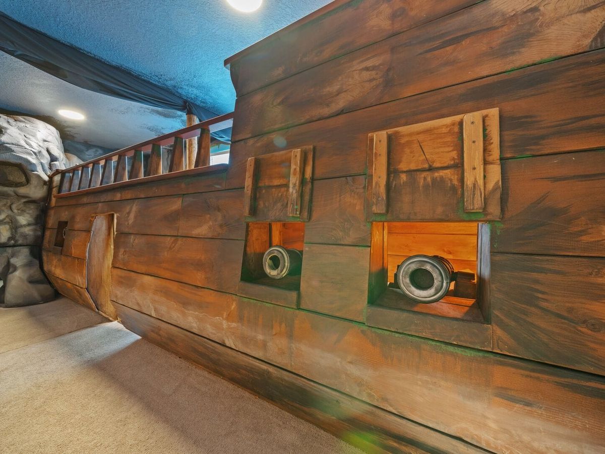 Pirate ship-themed bedroom at a vacation rental in Orlando FL