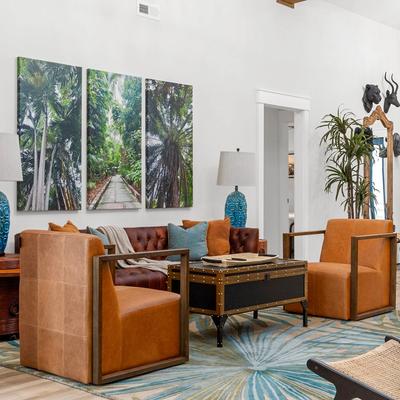 Living area in Hem's Hideout.