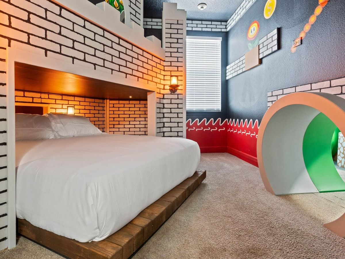 Themed Orlando vacation rental with pipe leading to other room