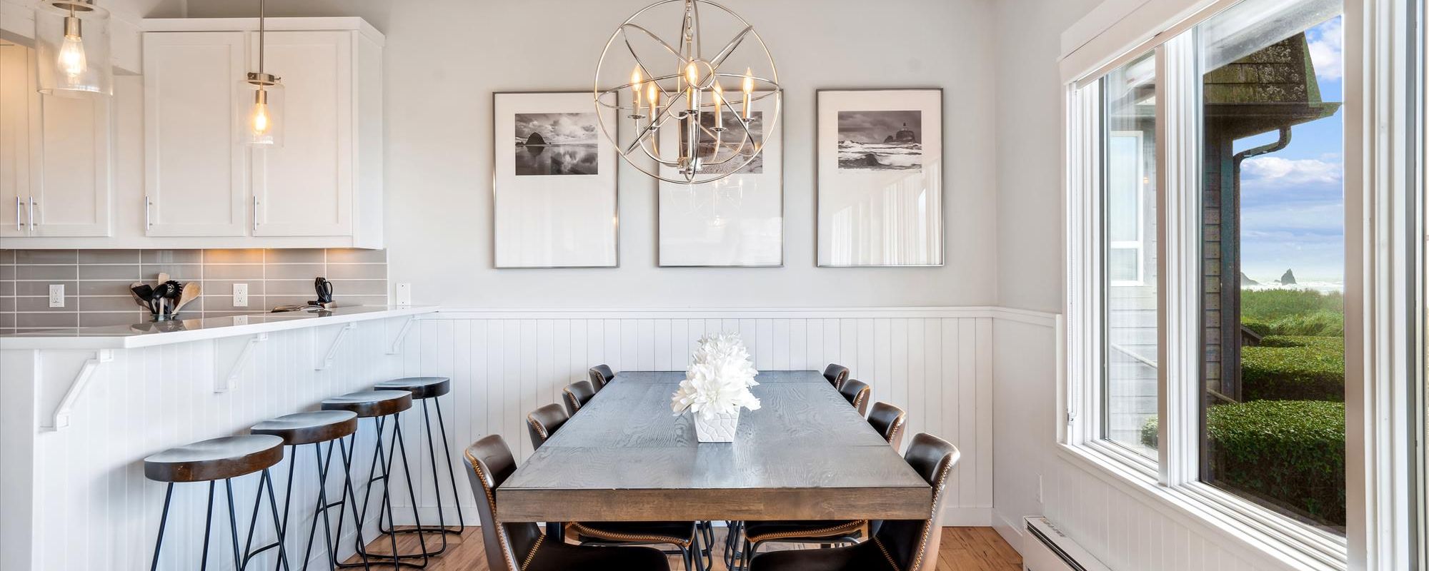 Vacation rental dining space on Oregon Coast