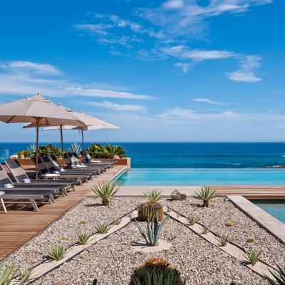 Seafront private pool at a Los Cabos vacation rental.