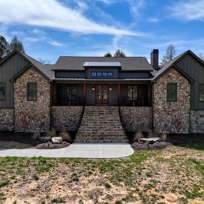 Exterior of a Suches, GA vacation rental.