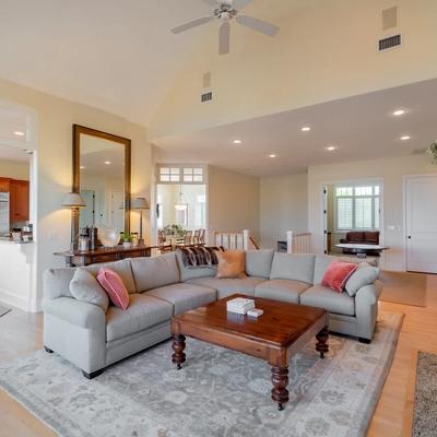 Living room at a Kiawah Island vacation rental.