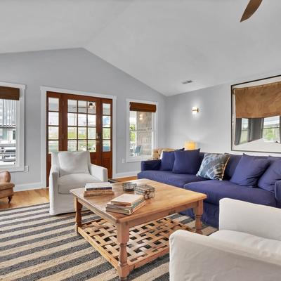 Living room in Chairman of the Boards.